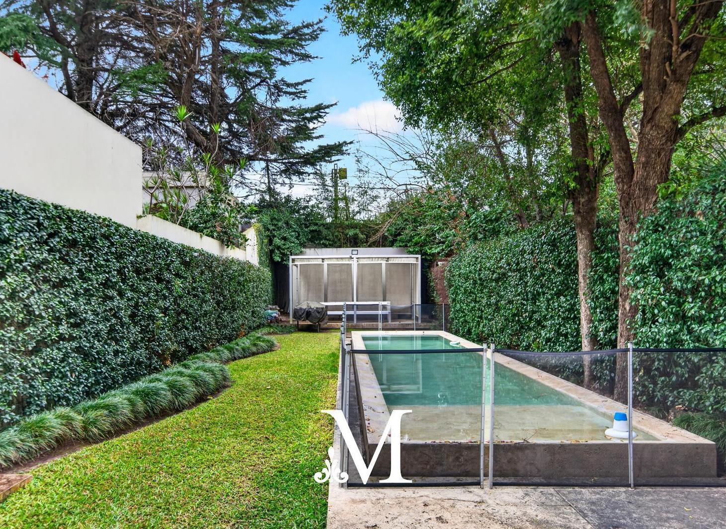Foto de Hermosisima Casa - 600 m2 - 4 dormitorios - Pileta - Jardin - Barrio, imagen 1