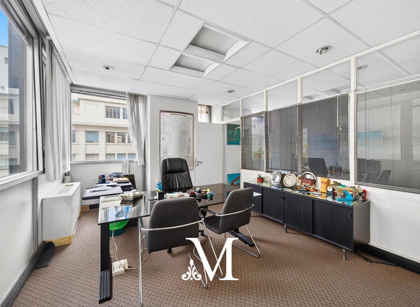 Foto de Oficina en una planta en edificio Club Aleman, 420 m2, 5 coheras, imagen 4