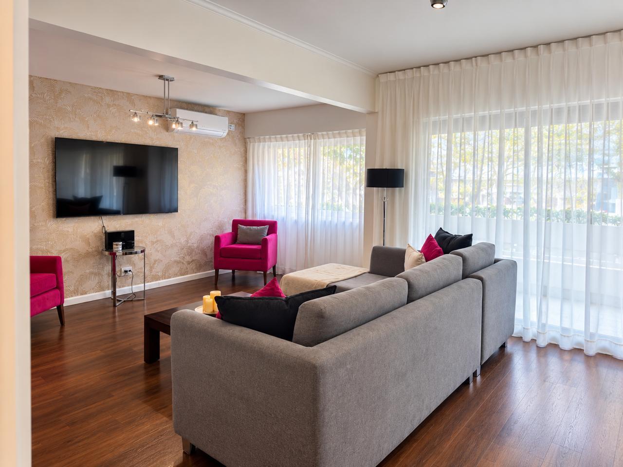 Foto de VENTA - PISO RECICLADO - 3 DORMITORIOS - 170 M2 - COCHERA - BOULEVARD, imagen 3