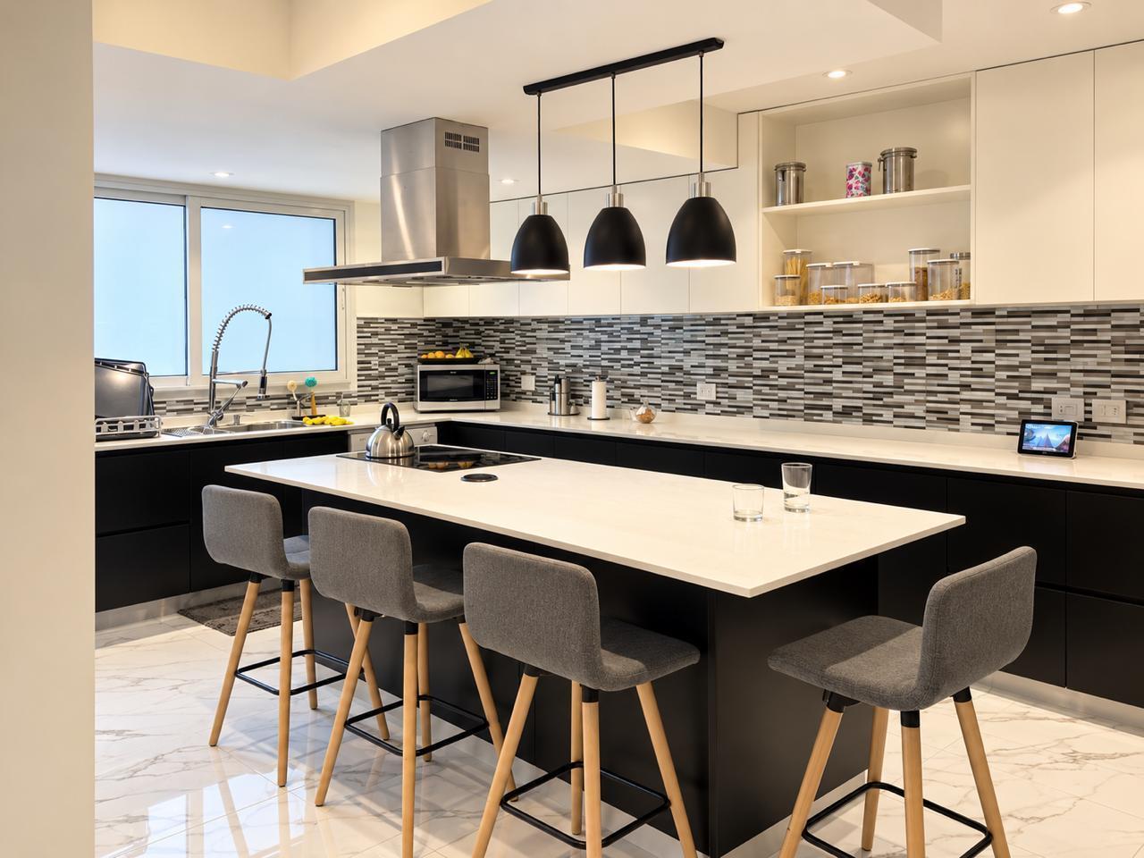 Foto de VENTA - PISO RECICLADO - 3 DORMITORIOS - 170 M2 - COCHERA - BOULEVARD, imagen 4