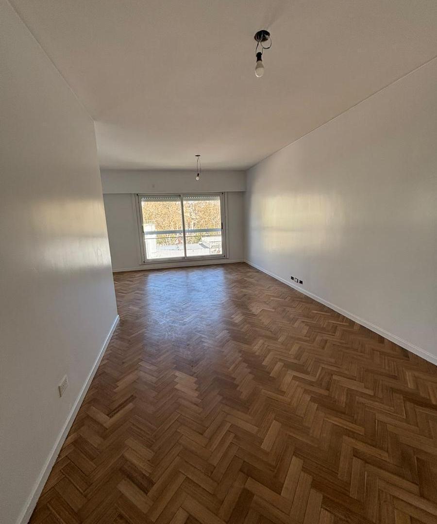 Foto de Excelente Departamento en Belgrano EN TORRE RECICLADO 4 amb con cochera, imagen 2