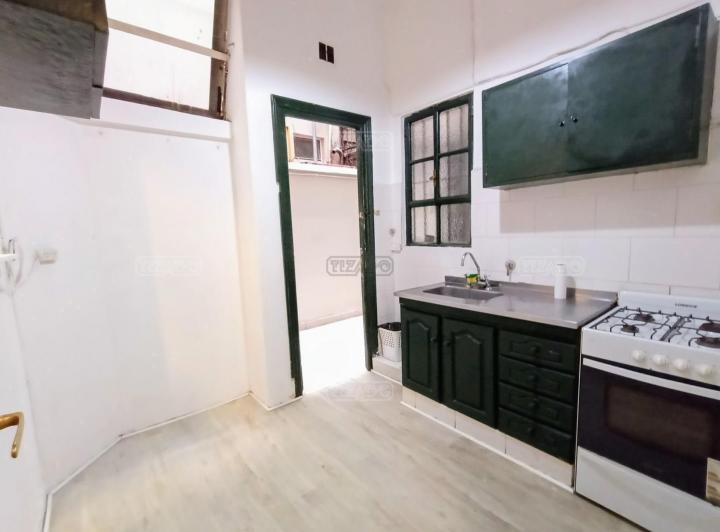 2 AMBIENTES Y MEDIO EN RECOLETA. PEÑA Y LAPRIDA. PB AL FRENTE CON PATIO. MUCHO ESTILO Y LUZ. GRAN UB 2
