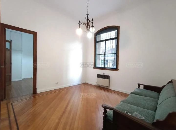 2 AMBIENTES Y MEDIO EN RECOLETA. PEÑA Y LAPRIDA. PB AL FRENTE CON PATIO. MUCHO ESTILO Y LUZ. GRAN UB 1
