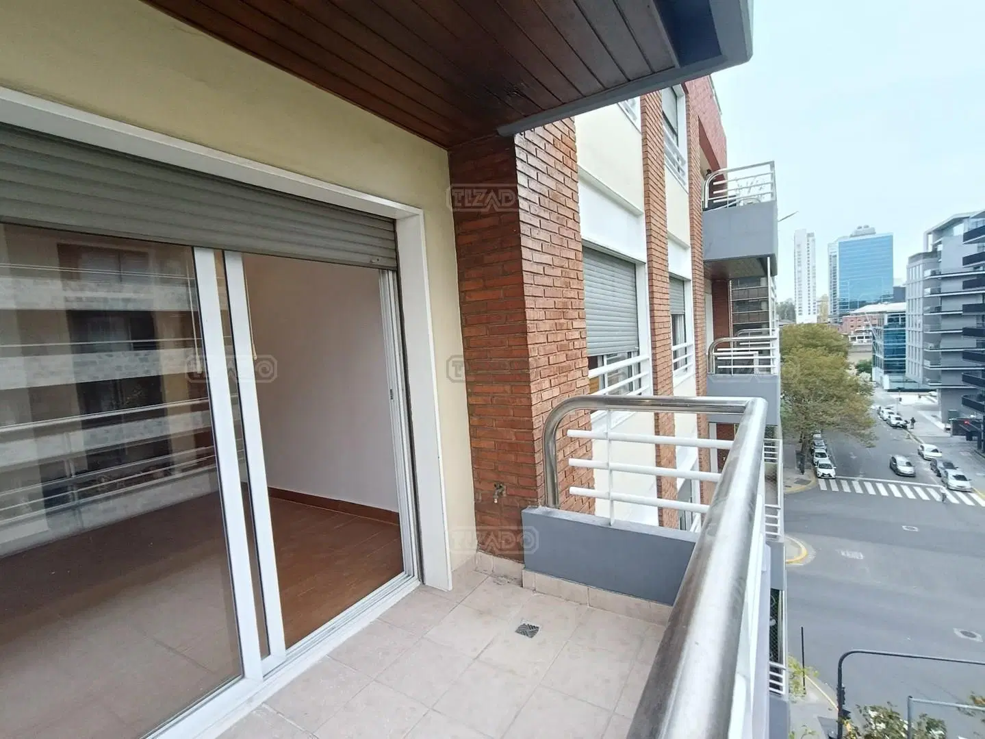 4 ambienes en alquiler en Puerto Madero. Con cochera. 92m2. Luminoso. Amenities 5