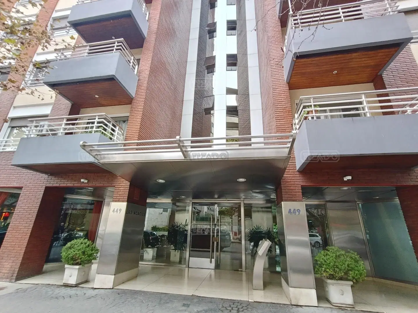4 ambienes en alquiler en Puerto Madero. Con cochera. 92m2. Luminoso. Amenities 3