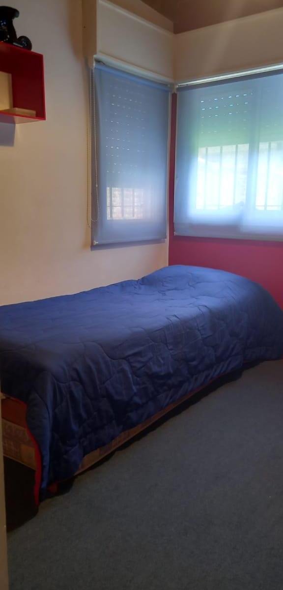IMPECABLE CASA EN ZONA RESIDENCIAL DE MONTE GRANDE!!! 3 DORMITORIOS Y JARDIN!!!
