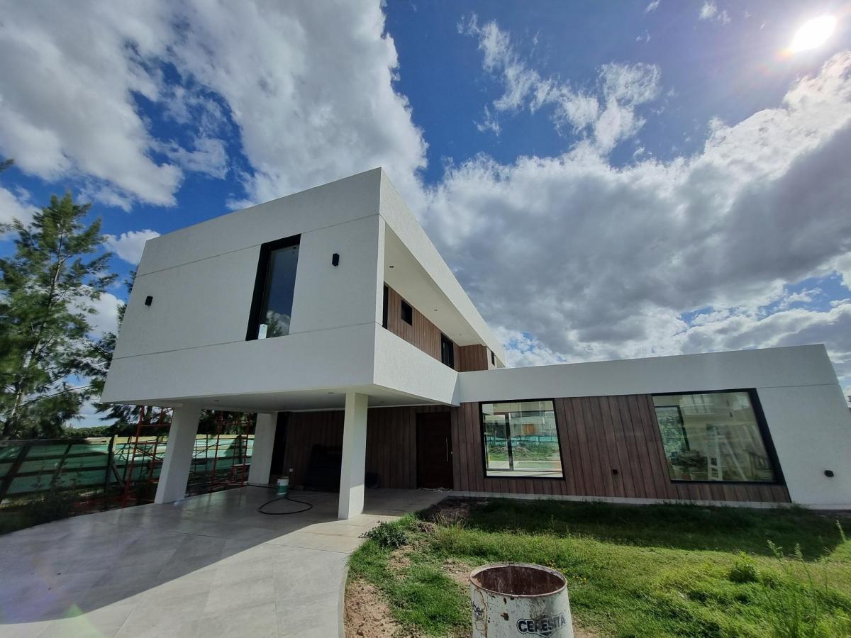 EL REBENQUE CANNING! CASA A ESTRENAR CON 3 DORMITORIOS Y PISCINA! SUPER MODERNA!