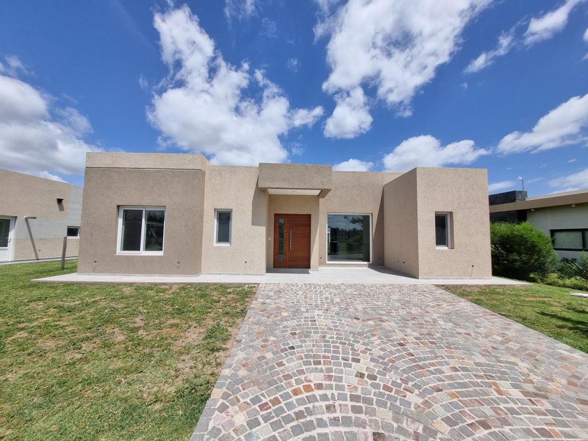 SAN FELIPE DE CANNING!! CON 3 DORMITORIOS! LOTE INTERNO Y PISO RADIANTE!