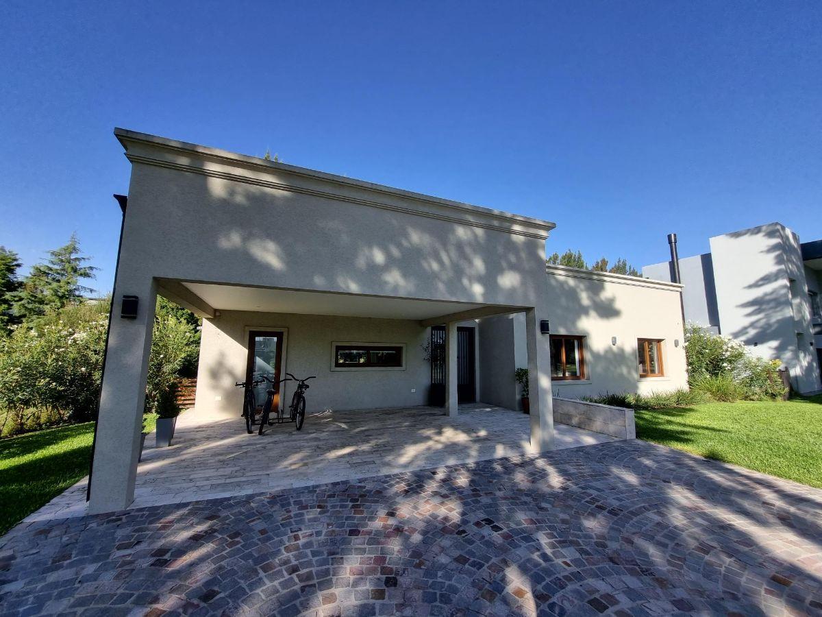 CASA EN EL PRINCIPADO DE CANNING!!! 3 DORMITORIOS + ESCRITORIO!!! JACUZZI!!! IMPECABLE ESTADO!!!