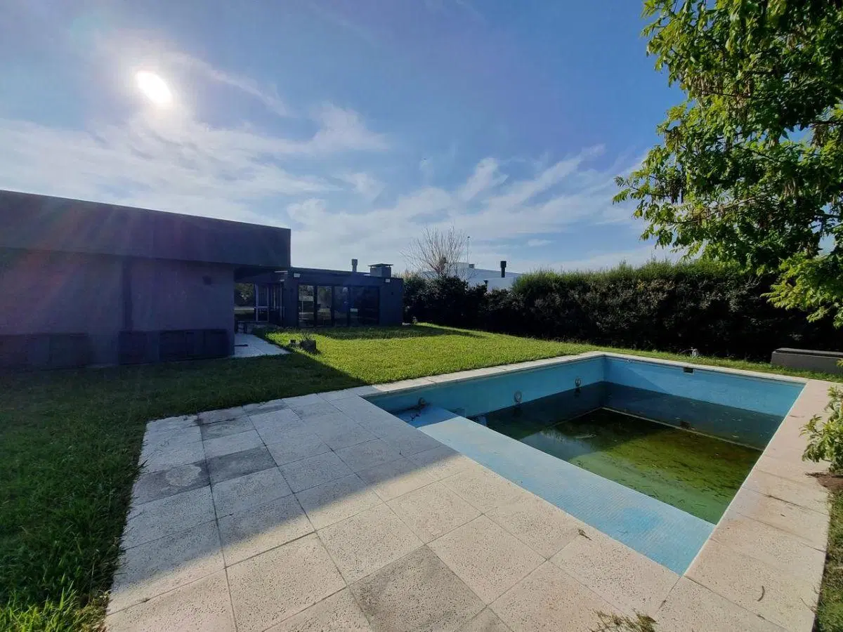 SANTA JUANA DE CANNING!!! 4 DORMITORIOS Y PISCINA!!! QUINCHO CERRADO!!! LOTE INTERNO CON FONDO LIBRE 1
