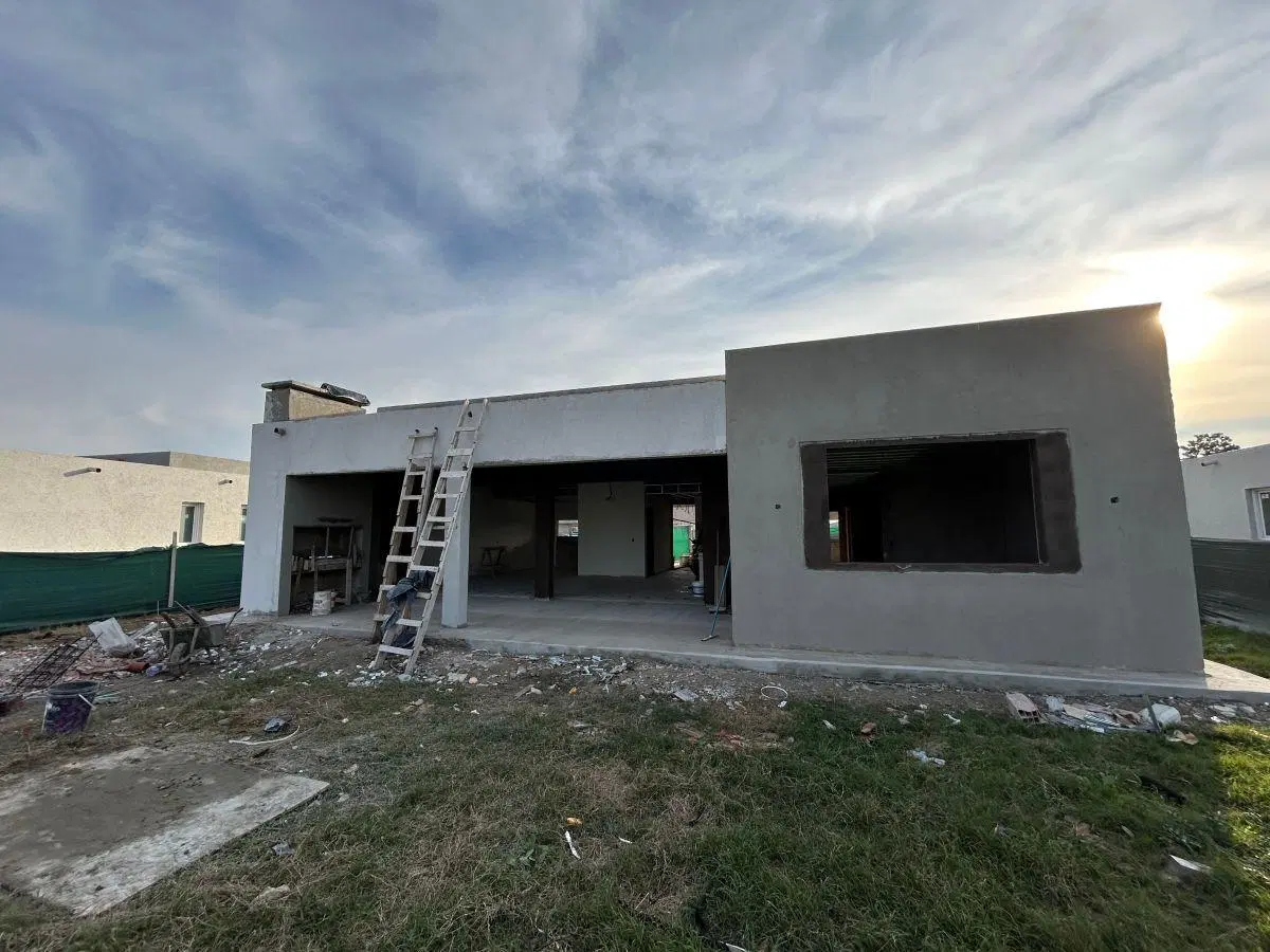CASA A LA VENTA EN SAN SIMON DE CANNING!!! ENTREGA: AGOSTO 2026!!! 4 DORMITORIOS Y PISCINA!! 5