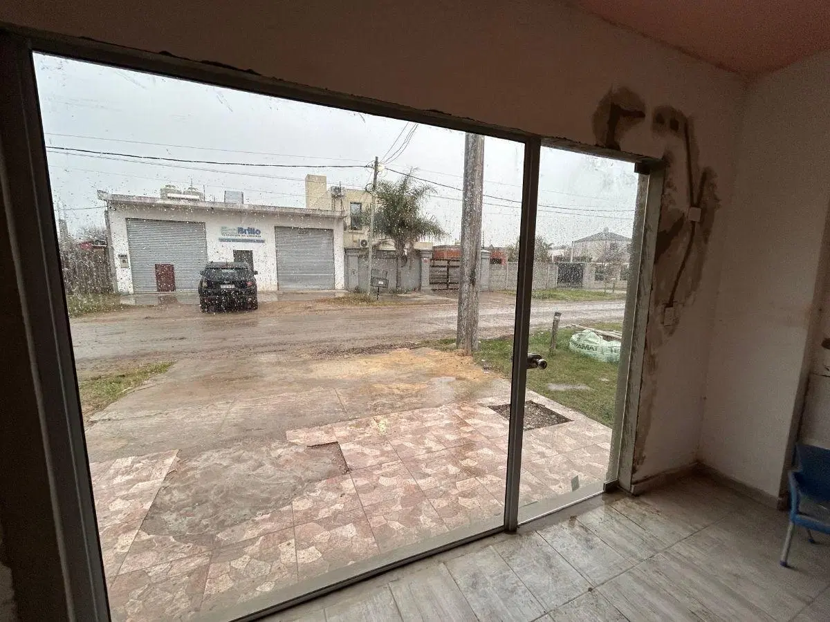 LOCAL EN ALQUILER EN BARRIO EL PORVENIR!!! FRENTE A LA PARRILLA 52!!!! 8