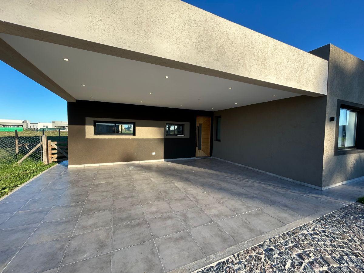 Foto de CASA A LA VENTA EN SAN SIMON DE CANNING!!! 4 DORMITORIOS!!! PISCINA Y, imagen 4