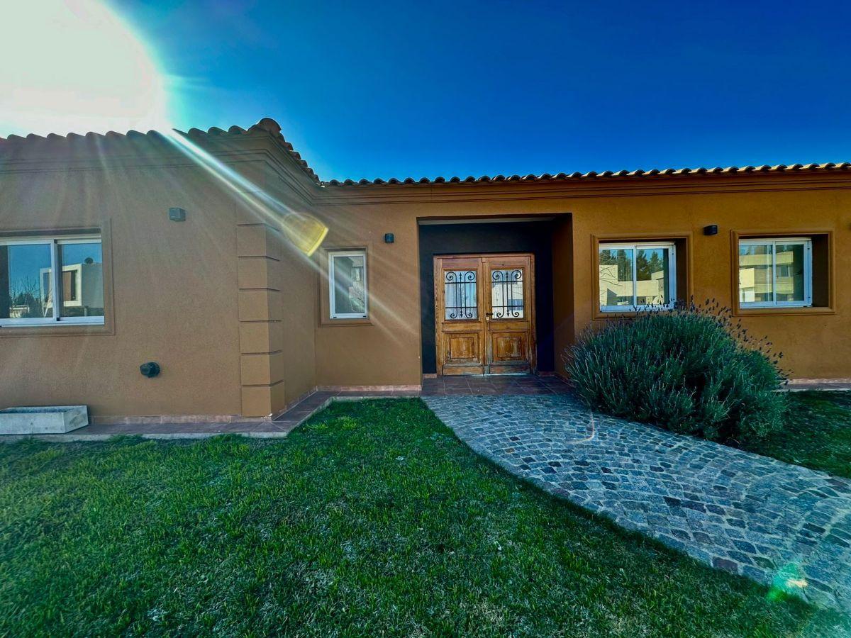Foto de CASA EN VENTA EN SANTA INES DE CANNING!!! 3 DORMITORIOS, PISCINA Y, imagen 4