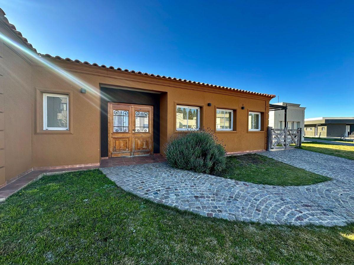 Foto de CASA EN VENTA EN SANTA INES DE CANNING!!! 3 DORMITORIOS, PISCINA Y, imagen 1