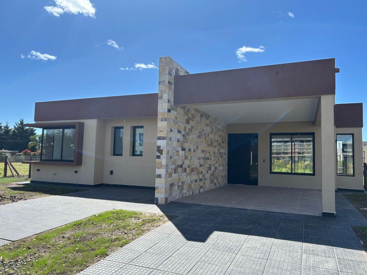 Foto de CASA EN VENTA EN CANNING CHICO!!! 3 DORMITORIOS, PISCINA Y, imagen 2