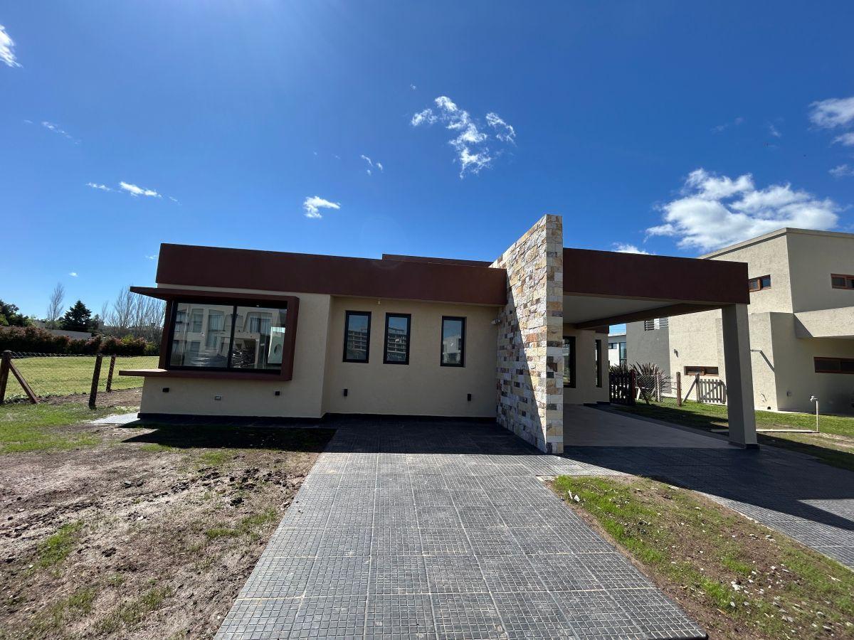 Foto de CASA EN VENTA EN CANNING CHICO!!! 3 DORMITORIOS, PISCINA Y, imagen 3