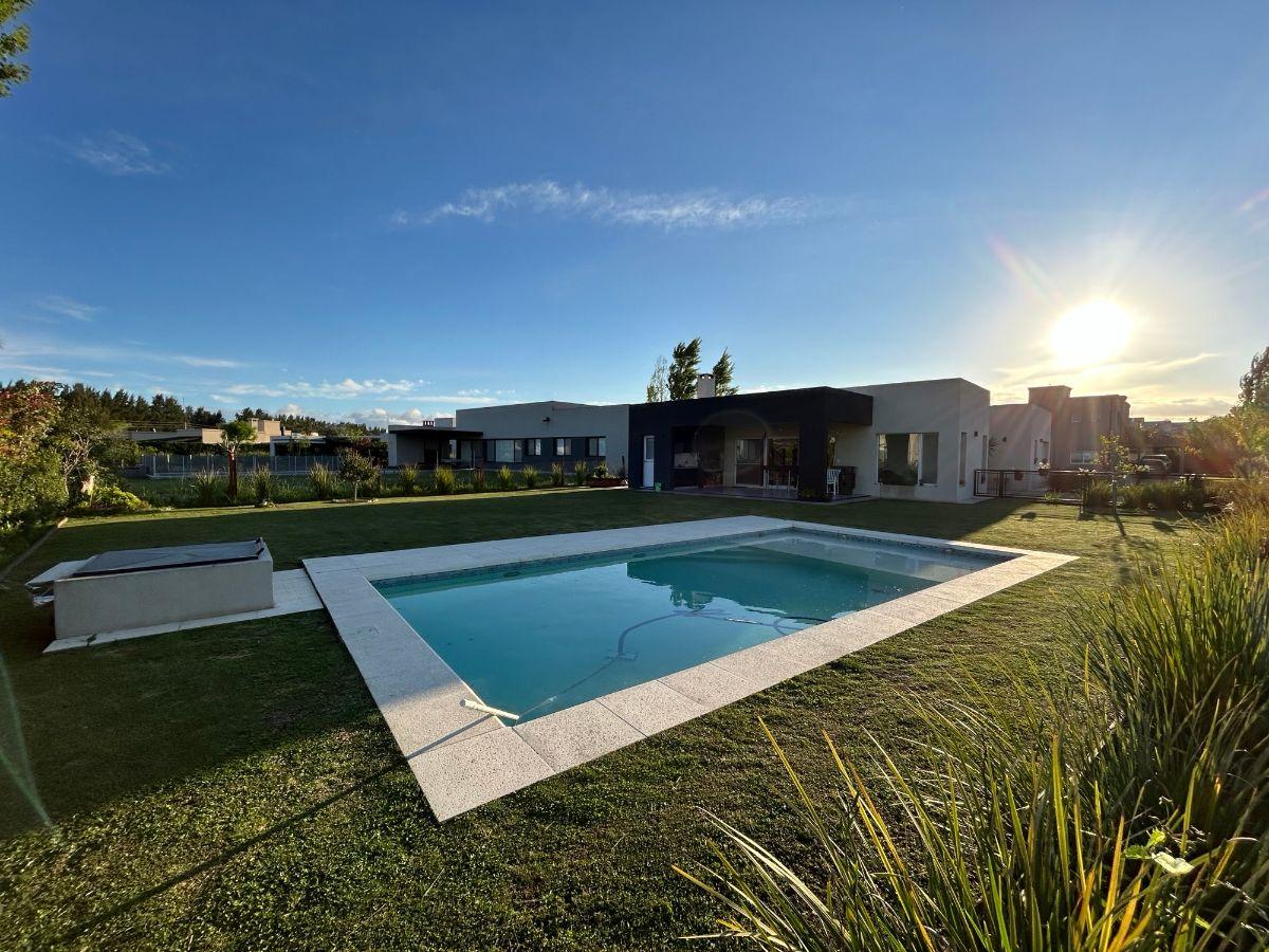 Foto de CASA EN DON JOAQUIN DE CANNING!!! 3 DORMITORIOS, PISCINA Y LOSA, imagen 4