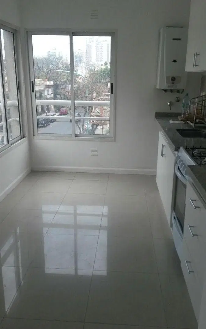 ALQUILER DEPARTAMENTO 2 AMBIENTES CON BALCÓN · MUY LUMINOSO · CABALLITO 2