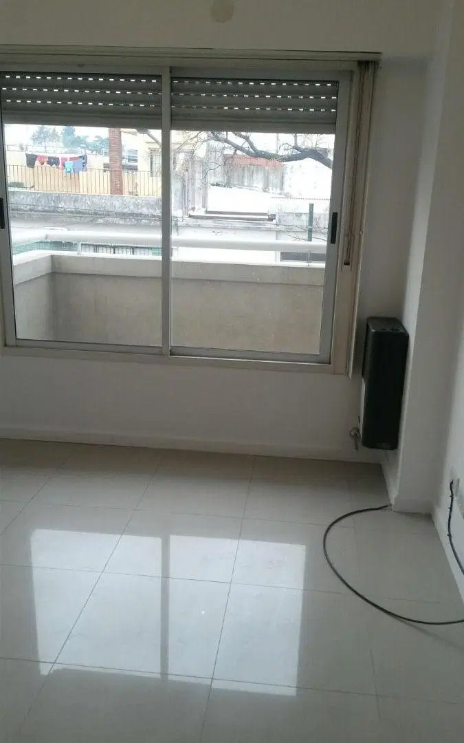 ALQUILER DEPARTAMENTO 2 AMBIENTES CON BALCÓN · MUY LUMINOSO · CABALLITO 4