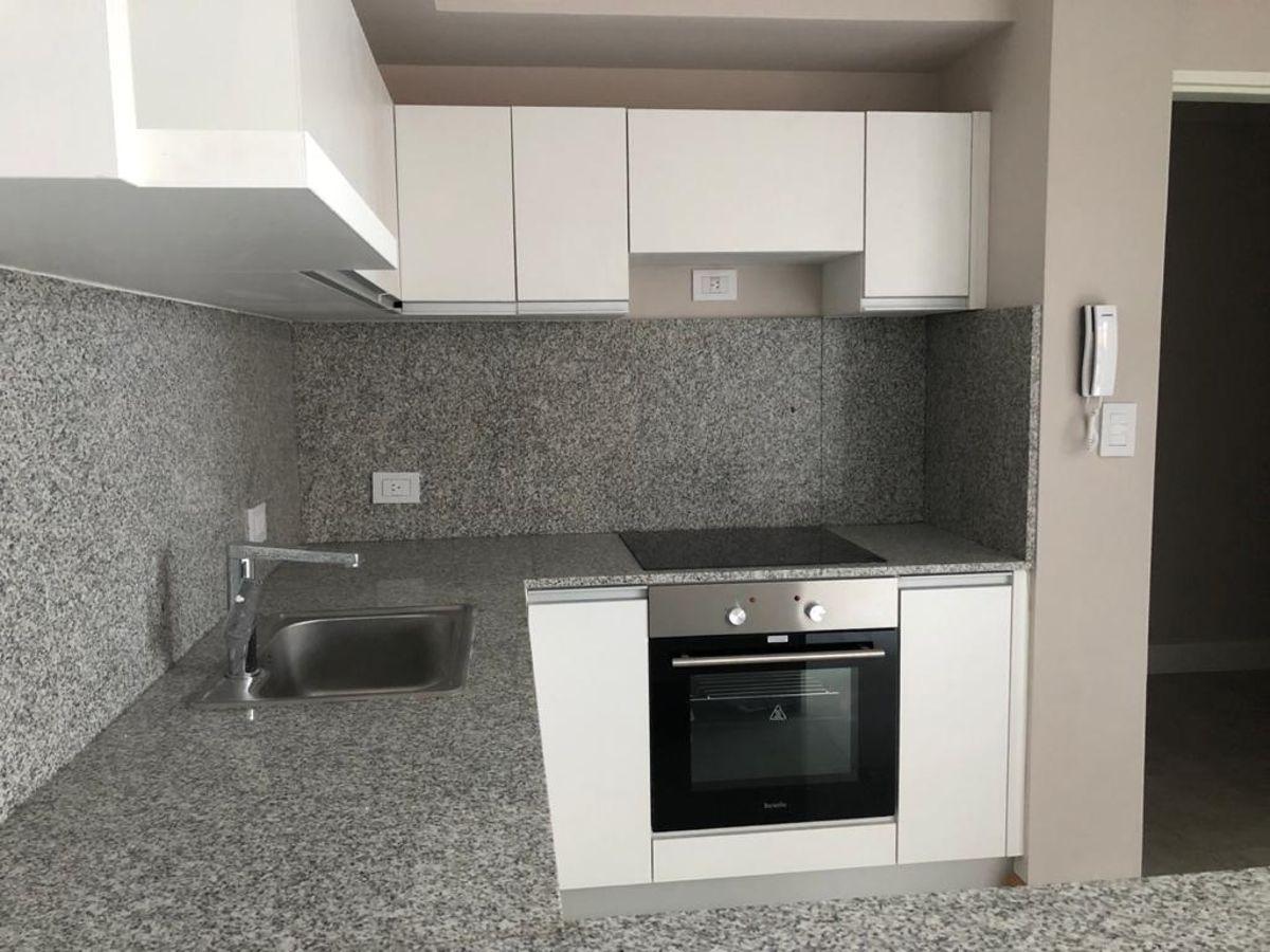 Foto de ALQUILER SEMI PISO DE 4 AMBIENTES CON COCHERA. CABALLITO, imagen 3