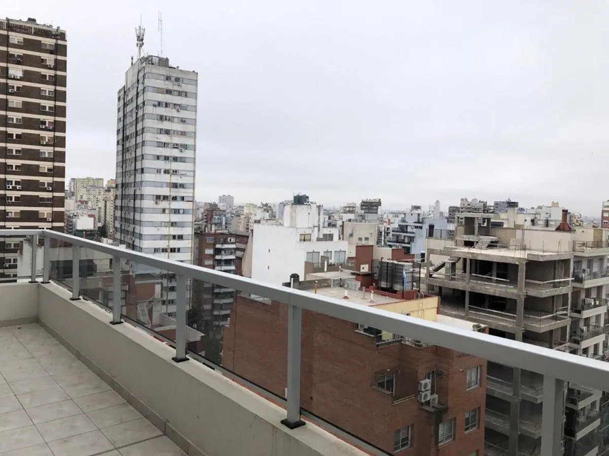 ALQUILER SEMI PISO DE 4 AMBIENTES CON COCHERA. CABALLITO 5