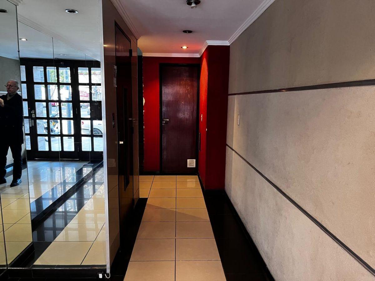 Foto de VENTA DEPARTAMENTO 2 AMBIENTES AL FRENTE CON BALCÓN. BOEDO, imagen 2