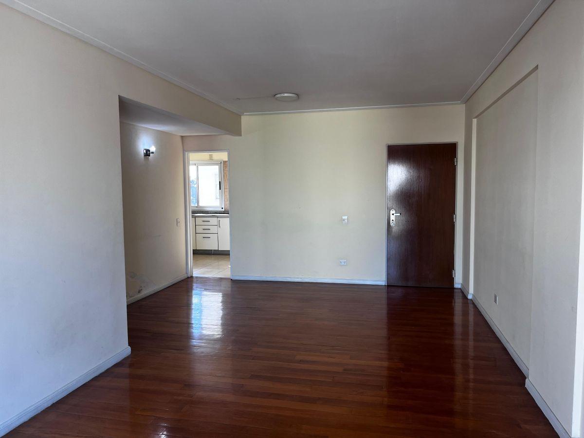 Foto de VENTA SEMI PISO 4 AMBIENTES CON COCHERA CUBIERTA. CABALLITO, imagen 5