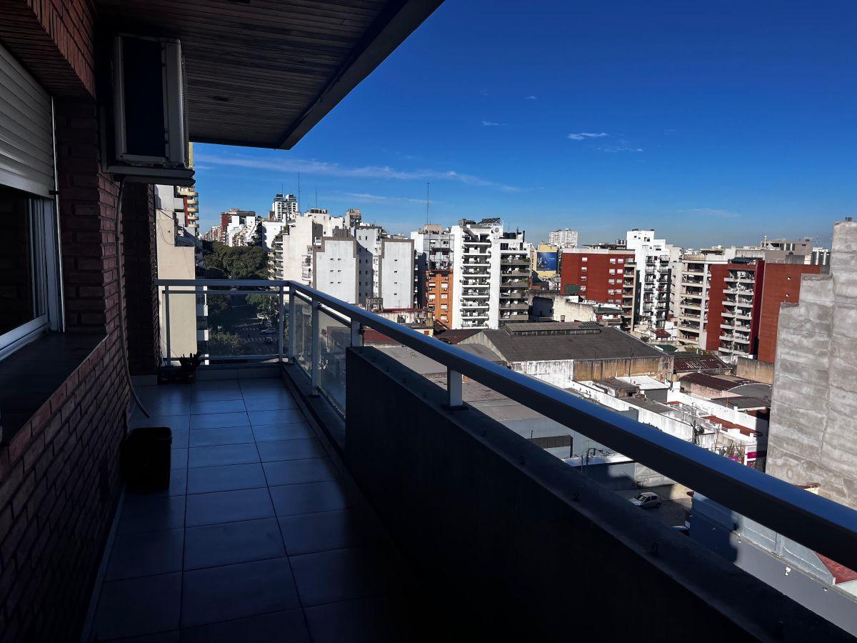 Foto de VENTA SEMI PISO 4 AMBIENTES CON COCHERA CUBIERTA. CABALLITO, imagen 1