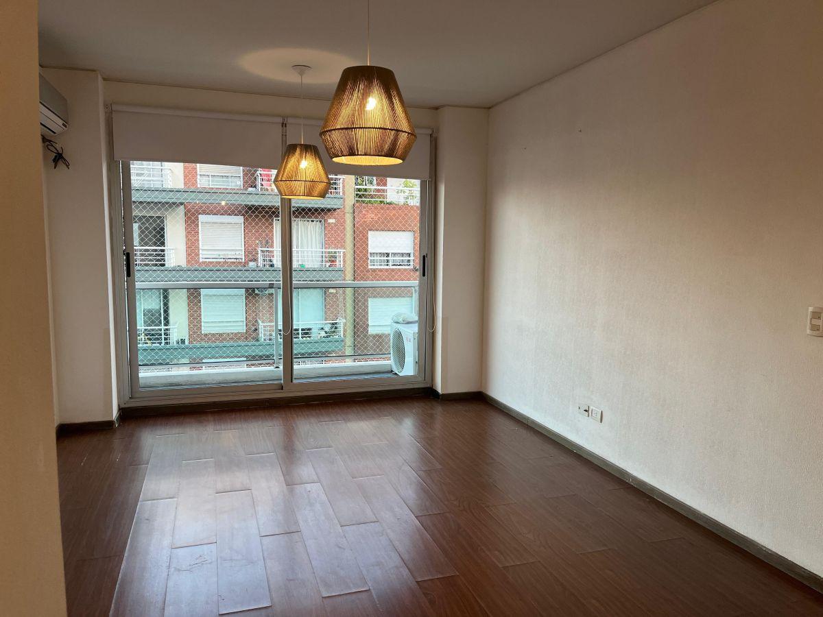 Foto de ALQUILER DEPARTAMENTO 2 AMBIENTES AL FRENTE CON COCHERA CUBIERTA ·, imagen 5