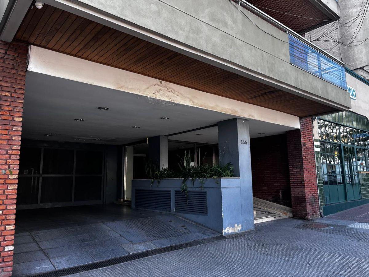 Foto de VENTA SEMIPISO 4 AMBIENTES CON BALCÓN AL FRENTE. CABALLITO, imagen 4