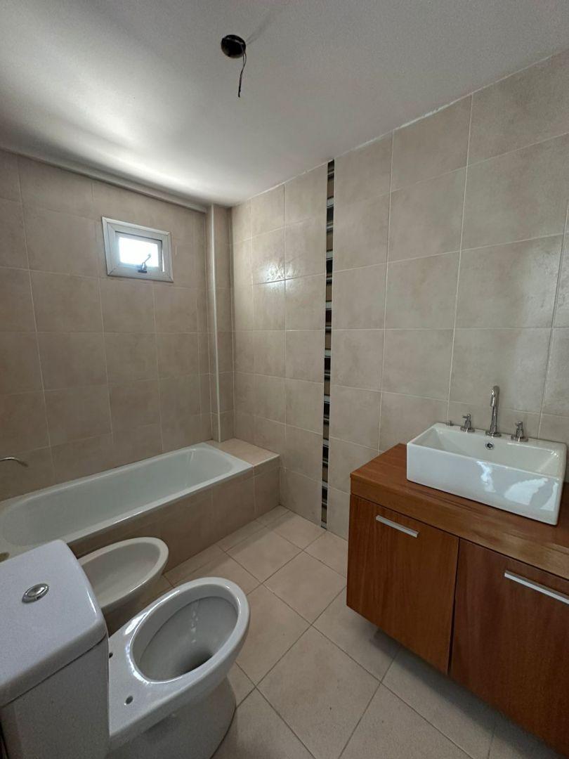 Hermoso Departamento con Balcón 2