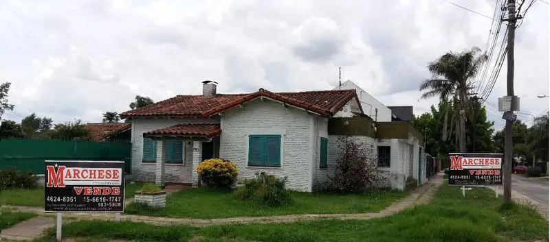 CHALET SOBRE LOTE DE 20X22 5