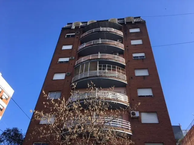 Departamento en Centro de Moron 3