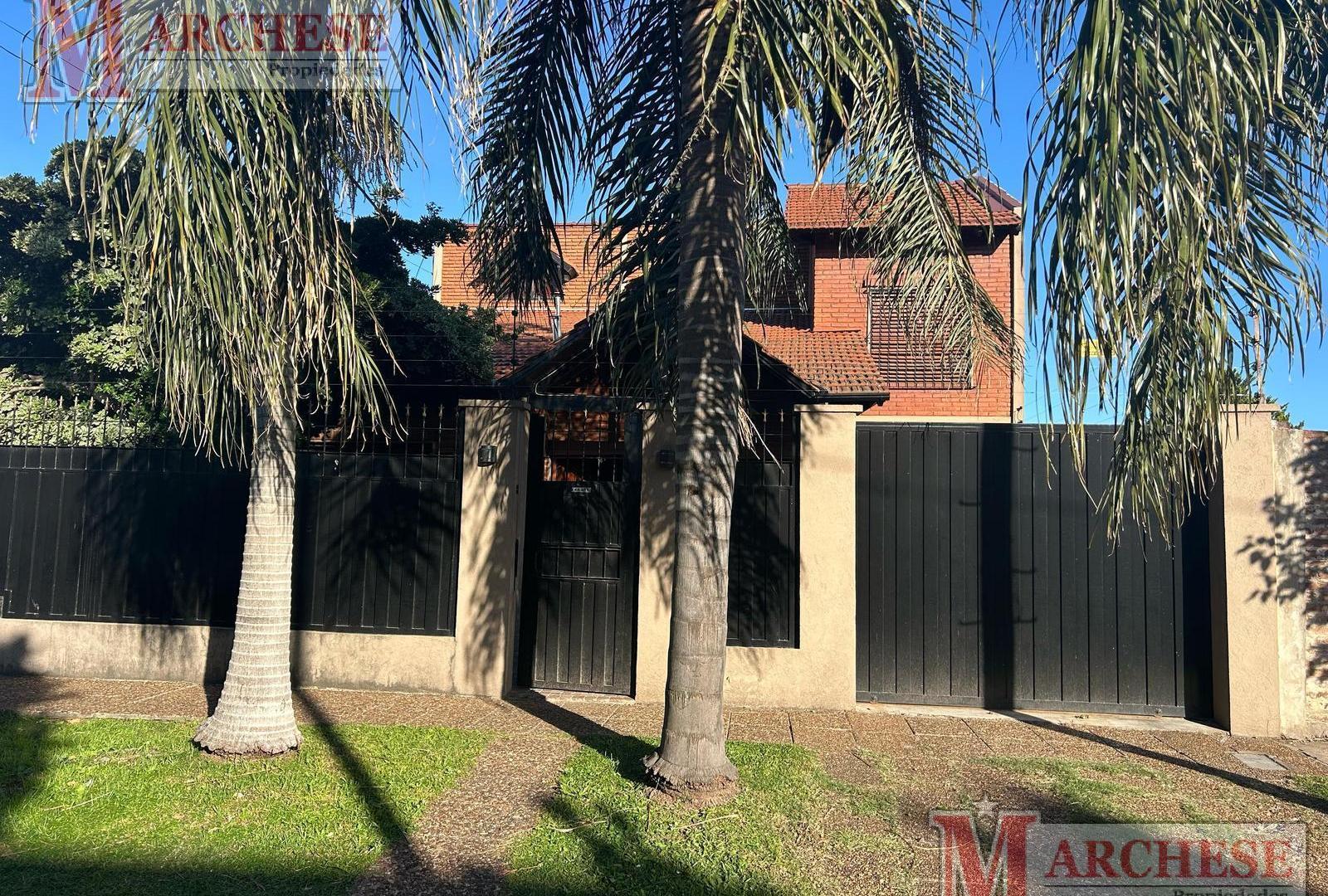 Chalet 5 ambientes reciclado a nuevo en venta en Castelar N