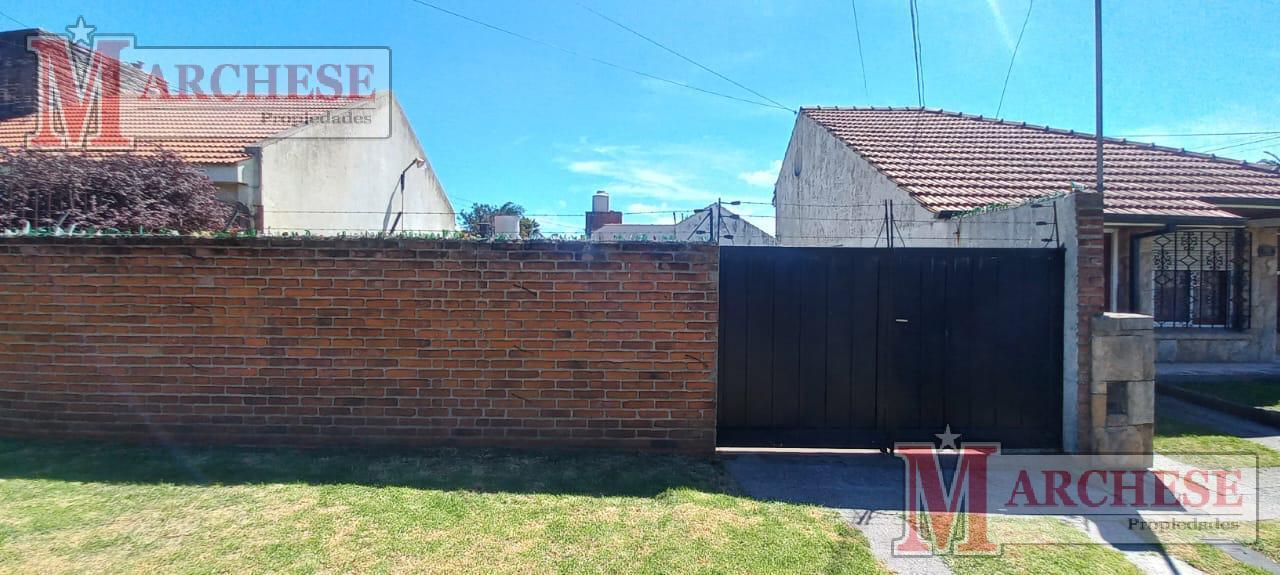 Foto de Casa 4 ambientes en lote de 378m2 en venta en Punta Mogotes Mar del, imagen 3