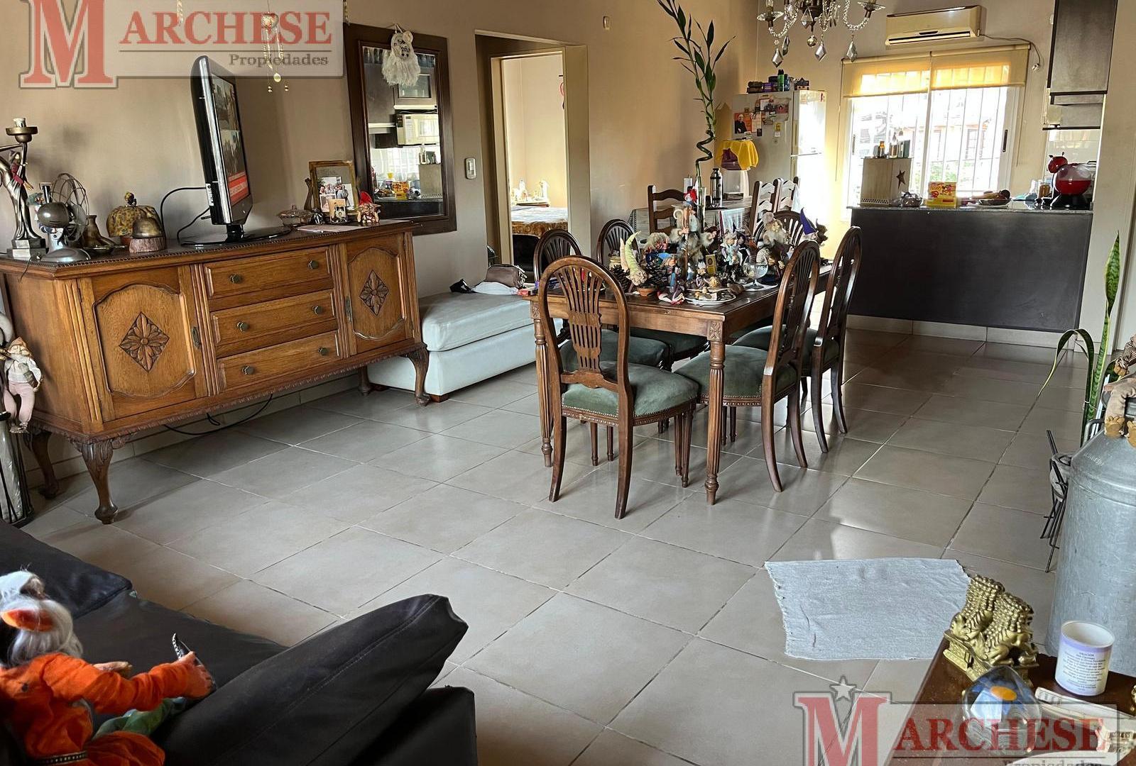 Casa de 8 ambientes en VENTA -Morón Norte