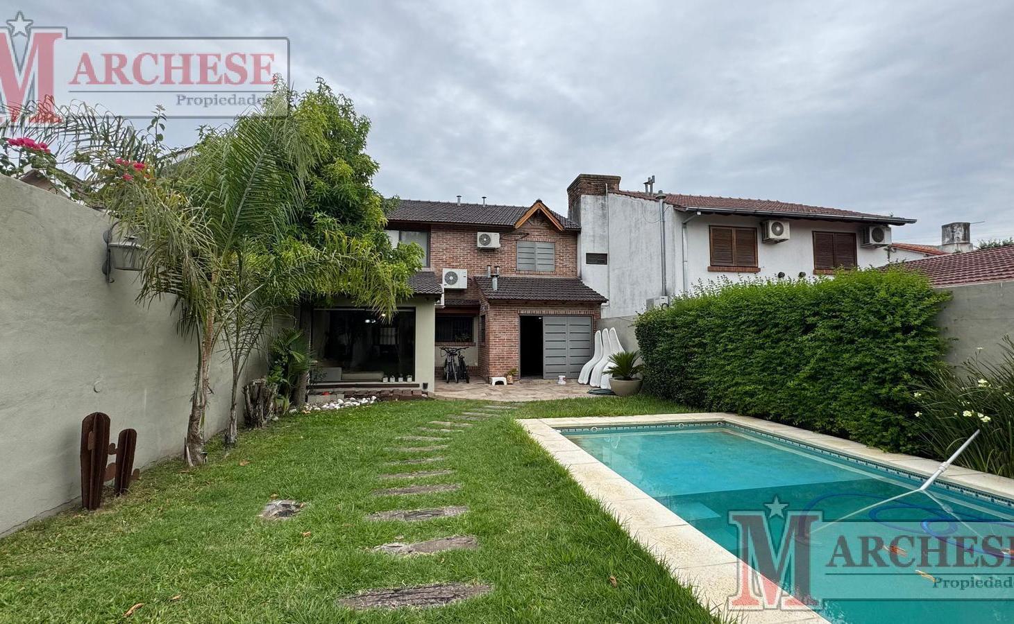 Casa 4 ambientes con pileta en Ituzaingó Norte a la venta
