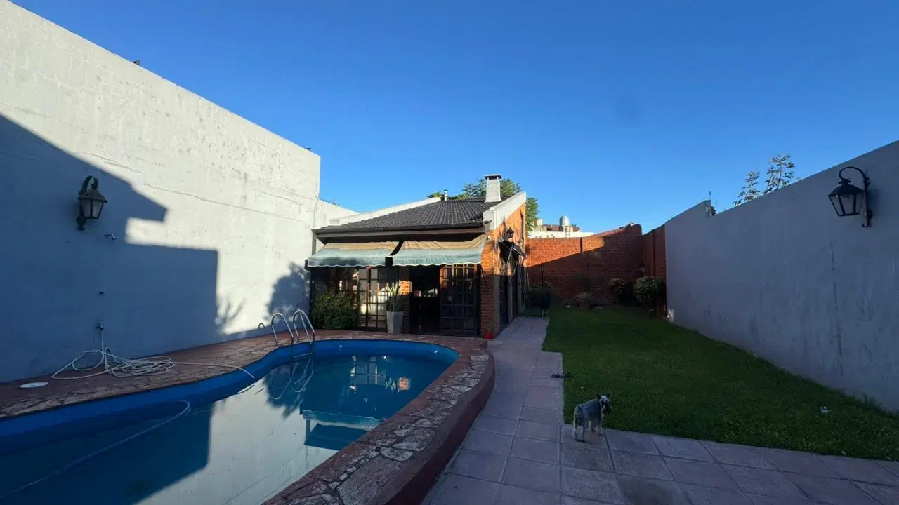 Casa 5 ambientes a la venta en Haedo 2