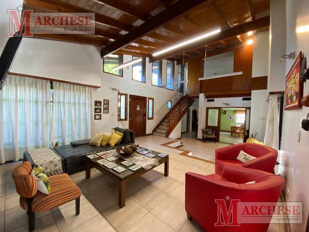 Casa 5 ambientes en venta en Castelar Norte 2