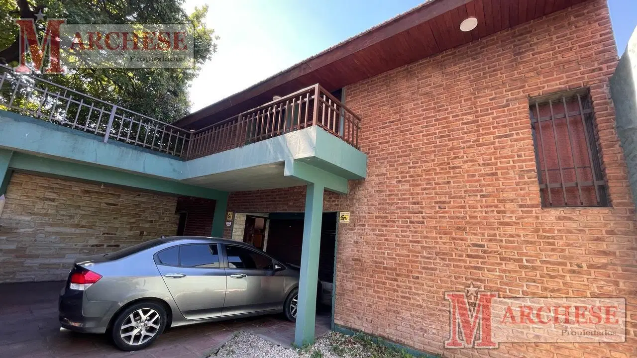 Casa 4 ambientes en venta en Castelar cercana al Acceso 1