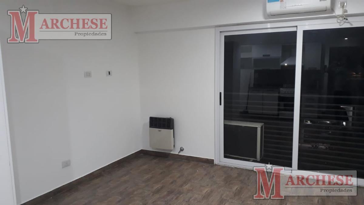 Foto de Departamento monoambiente en alquiler en Moron Sur, imagen 2
