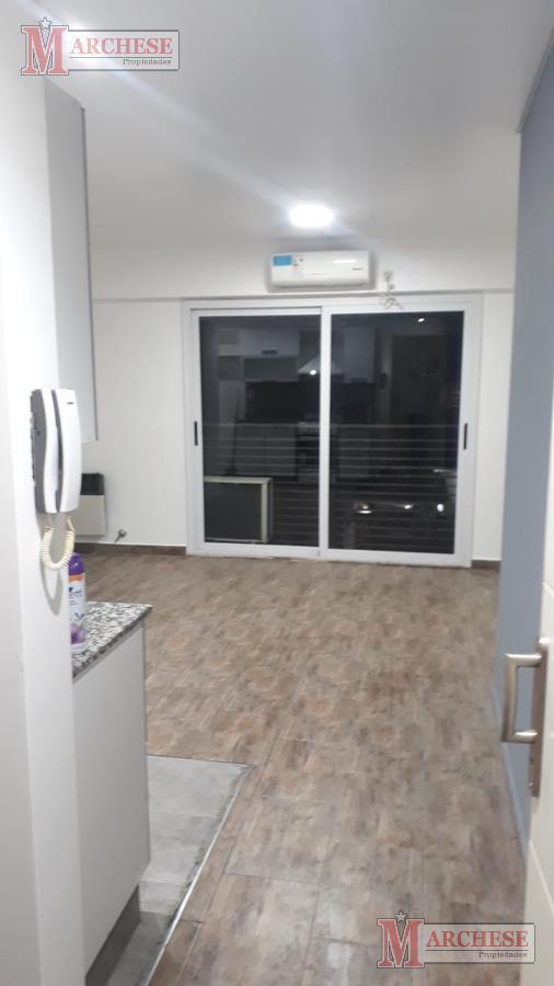 Foto de Departamento monoambiente en alquiler en Moron Sur, imagen 1