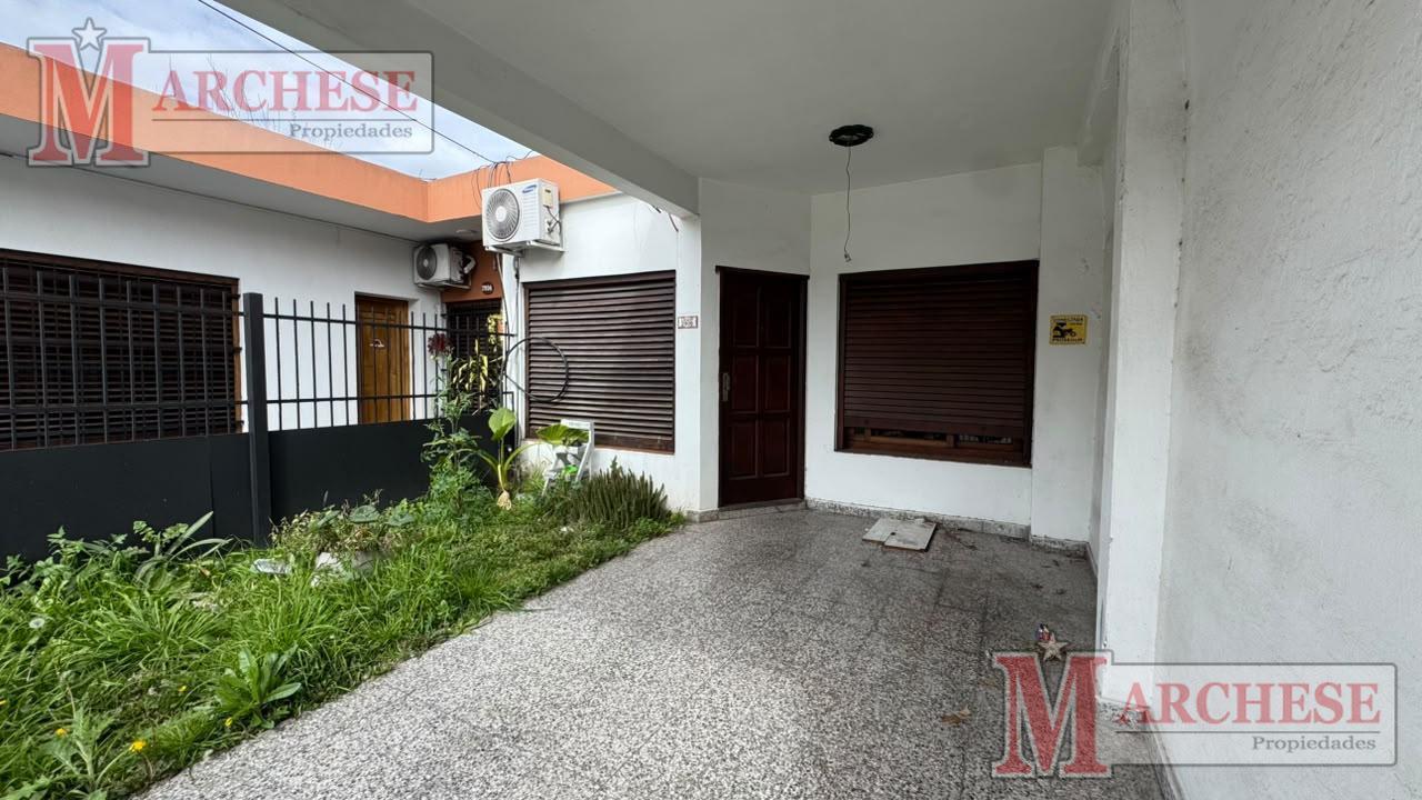 Foto de Casa 3 ambientes - Castelar Norte, imagen 2