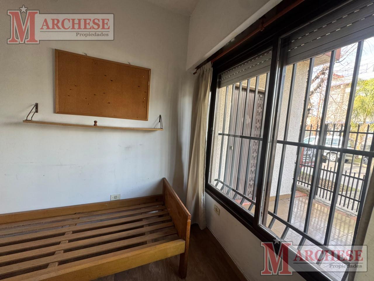 Foto de Casa 4 ambientes a reciclar en venta en Castelar, imagen 5