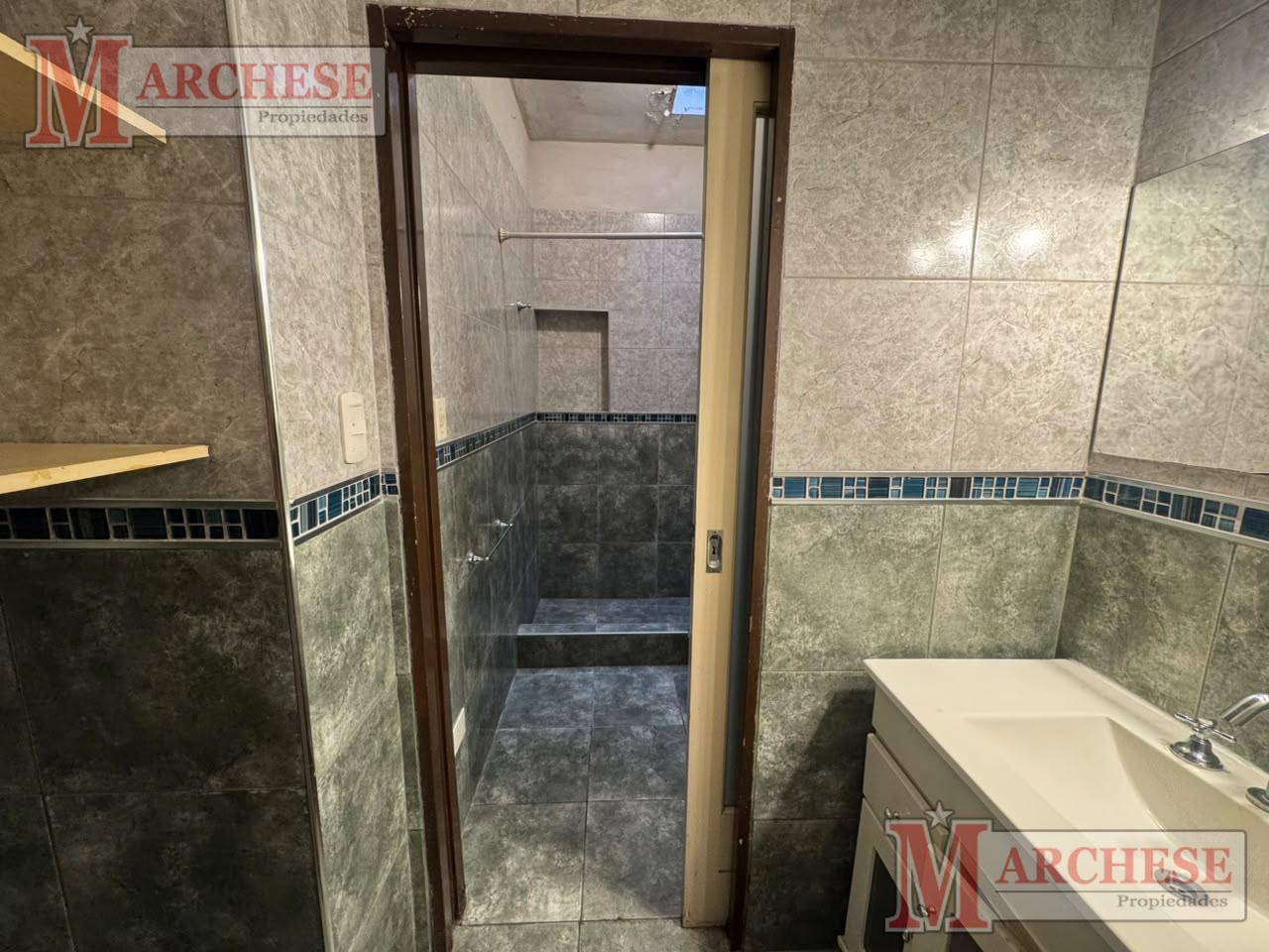 Foto de Casa 4 ambientes a reciclar en venta en Castelar, imagen 4