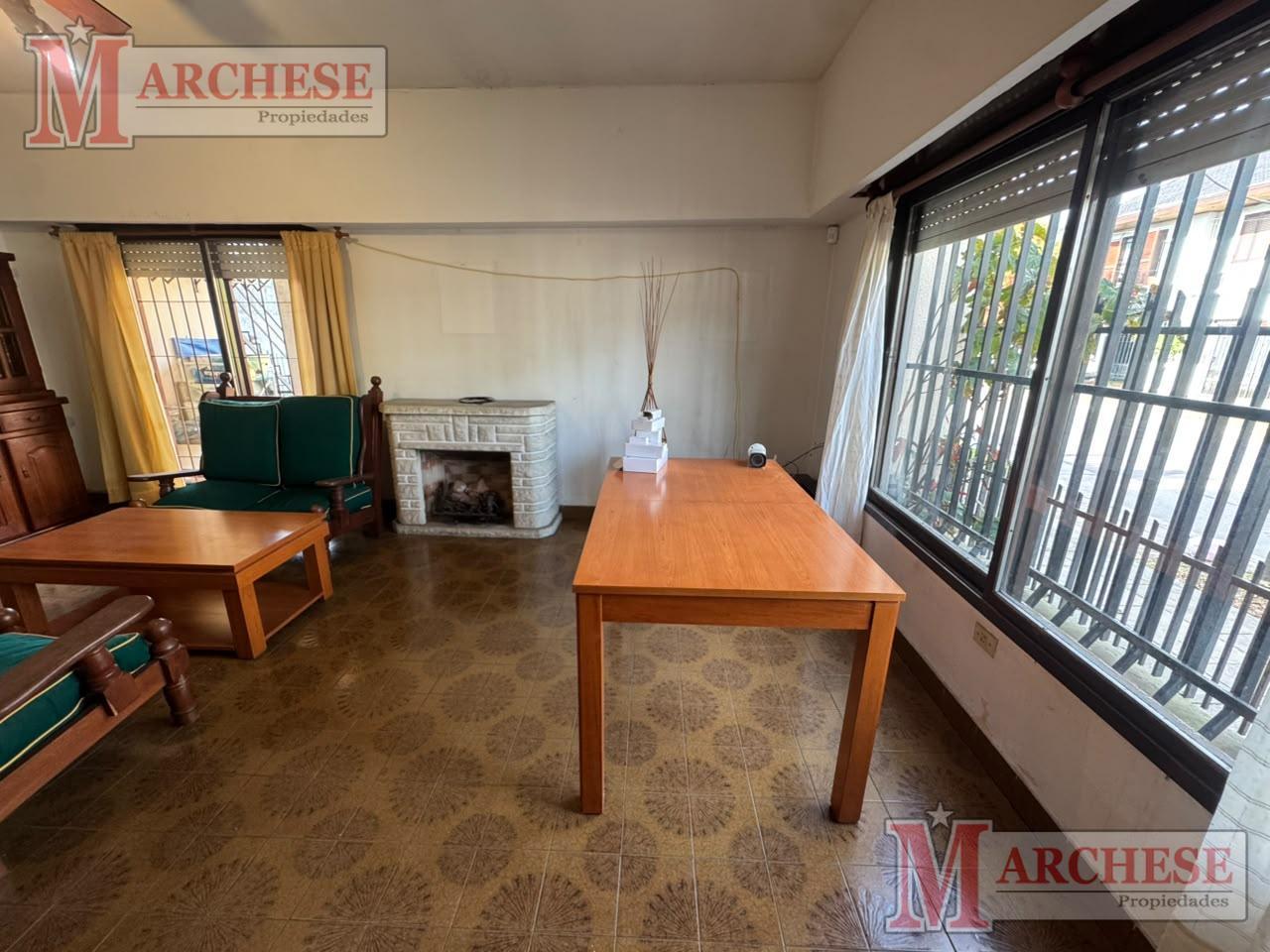 Foto de Casa 4 ambientes a reciclar en venta en Castelar, imagen 3