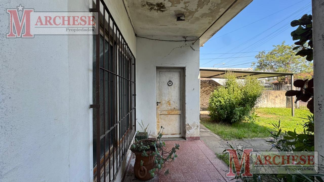 Foto de Terreno de 300m2 ideal para construcción en venta en Castelar Norte, imagen 2