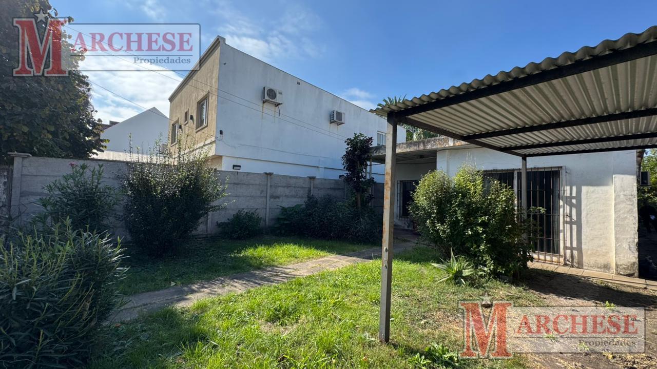 Foto de Terreno de 300m2 ideal para construcción en venta en Castelar Norte, imagen 1