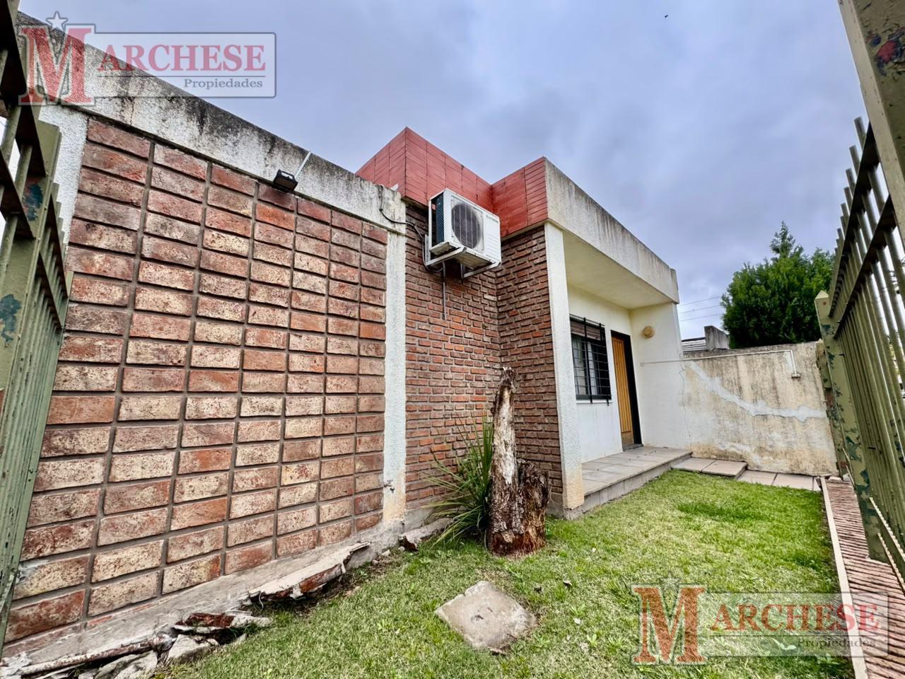 Foto de Casa 3 ambientes en planta baja a reciclar en Castelar Norte, imagen 1